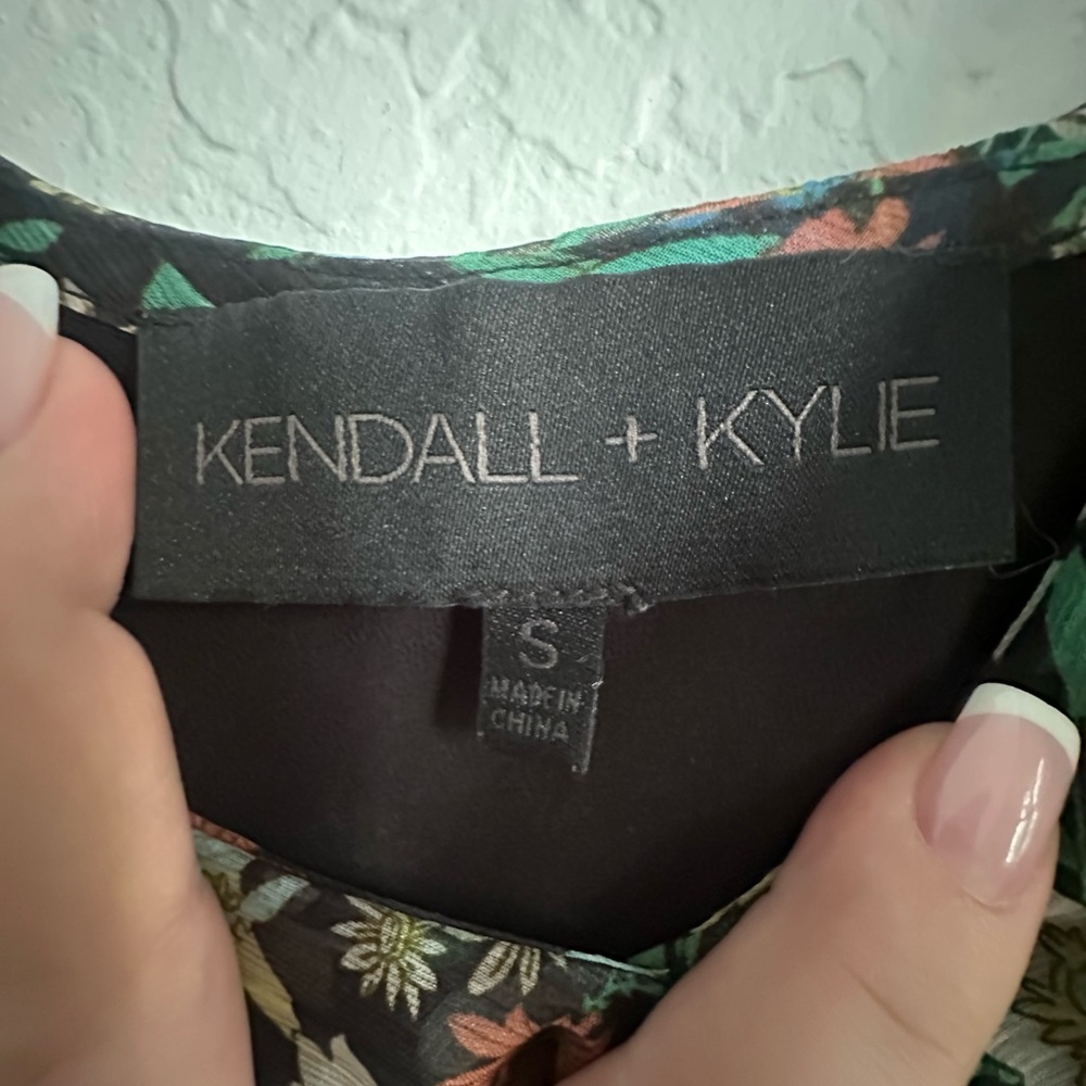 Kendall & Kylie Floral Dress - Picture 3 of 8